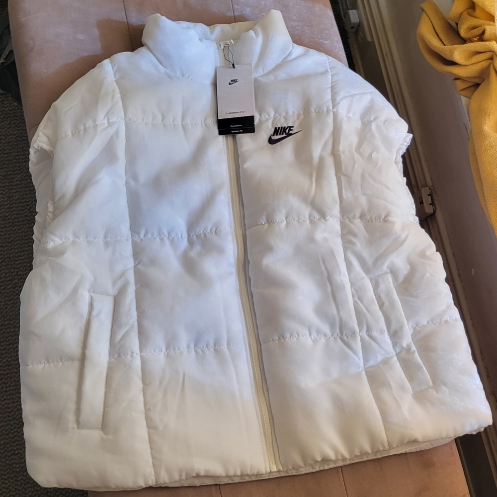 White Nike Medium Puffy Vest New with Tags